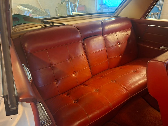 Cadillac Deville 9 of 10