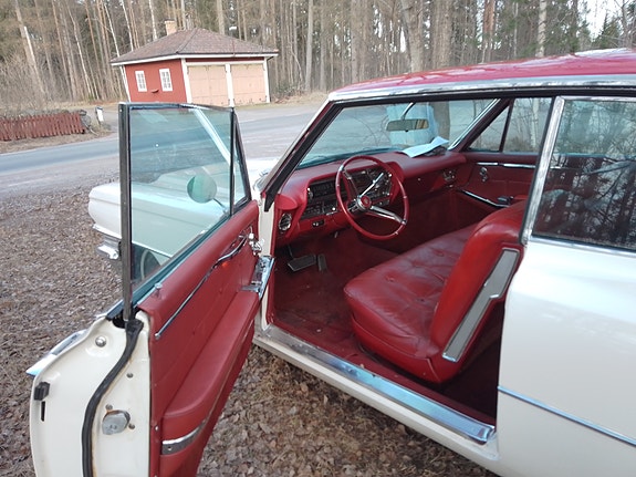 Cadillac Deville 4 of 10