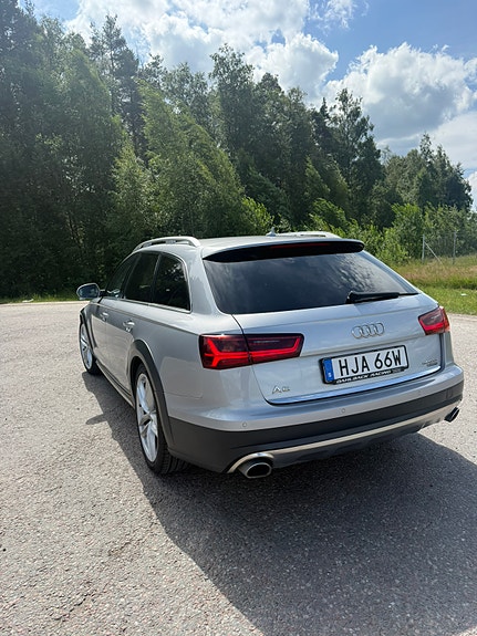 Audi A6 allroad 2 of 5