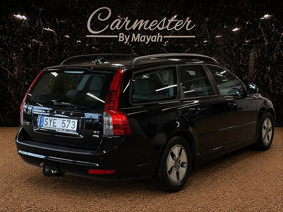 Volvo V50 4 of 5
