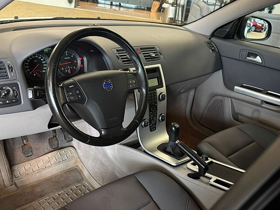 Volvo V50 5 of 5