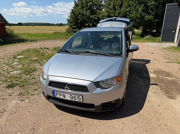 Mitsubishi Colt 4 of 5