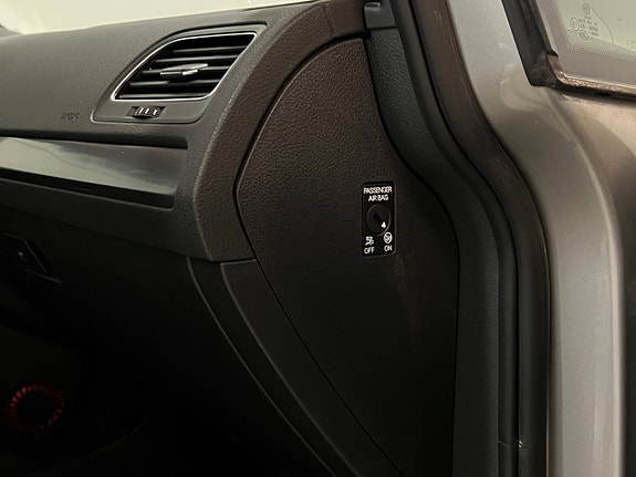 Volkswagen Golf VII 15 of 27