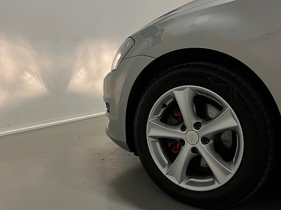 Volkswagen Golf VII 10 of 27