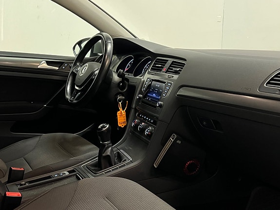 Volkswagen Golf VII 20 of 27