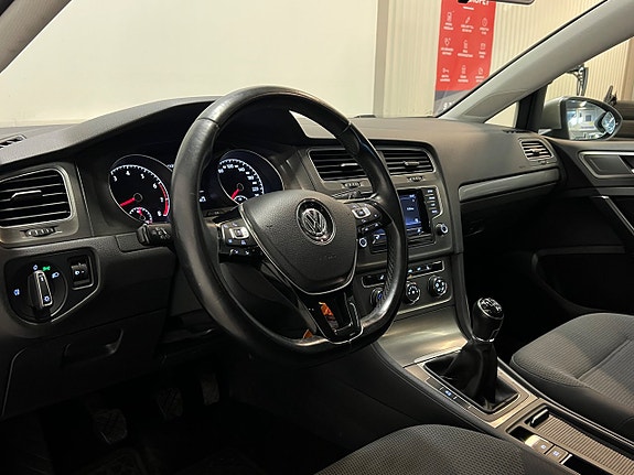 Volkswagen Golf VII 9 of 27