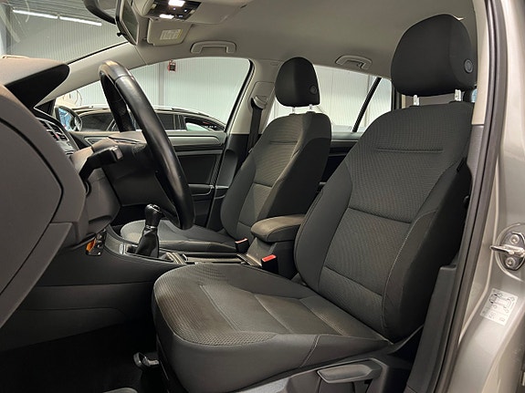 Volkswagen Golf VII 14 of 27