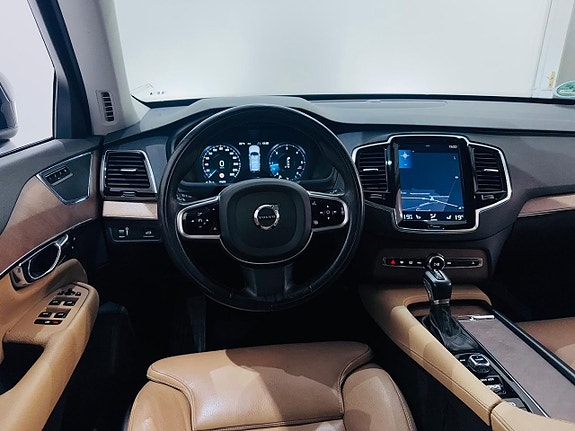 Volvo XC90 22 of 25