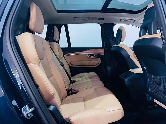 Volvo XC90 8 of 25