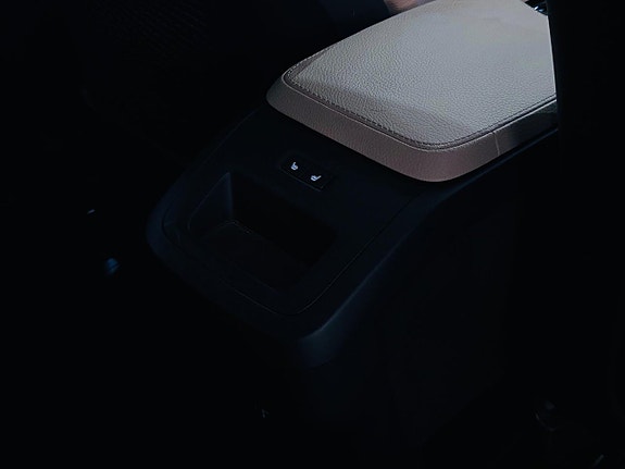 Volvo XC90 9 of 25