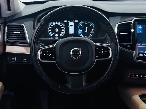 Volvo XC90 21 of 25