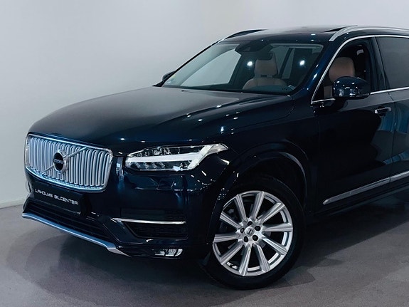 Volvo XC90 2 of 5