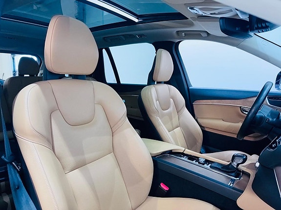 Volvo XC90 7 of 25