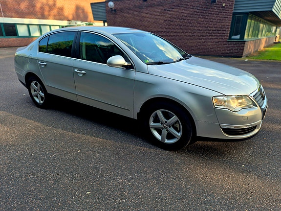 Volkswagen Passat 2 of 5