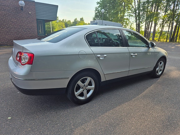 Volkswagen Passat 3 of 5