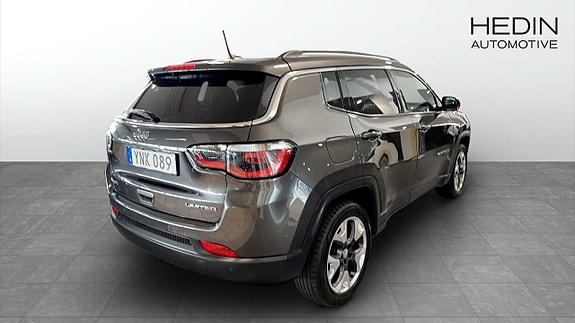 Jeep Compass 3 of 5