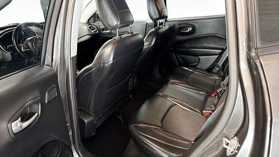 Jeep Compass 7 of 11