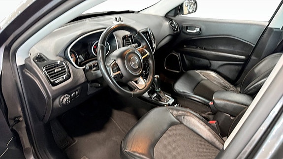 Jeep Compass 6 of 11