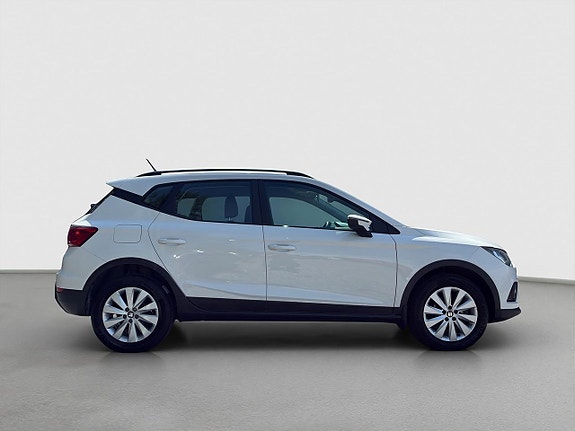 Seat Arona 2 of 20