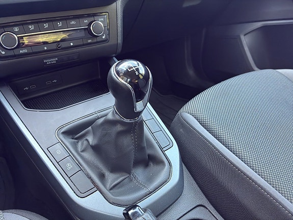 Seat Arona 15 of 20