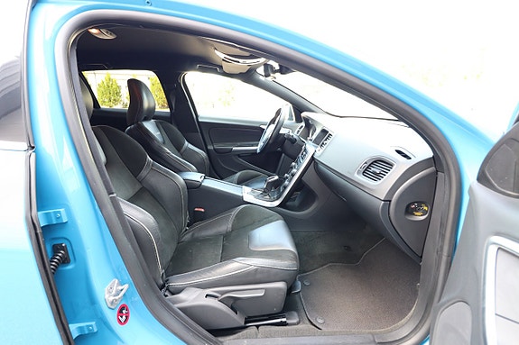 Volvo V60 13 of 16
