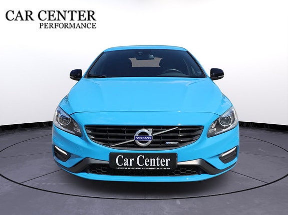 Volvo V60 4 of 16