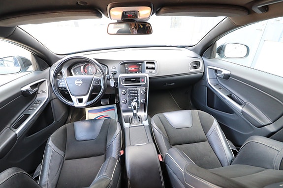 Volvo V60 12 of 16
