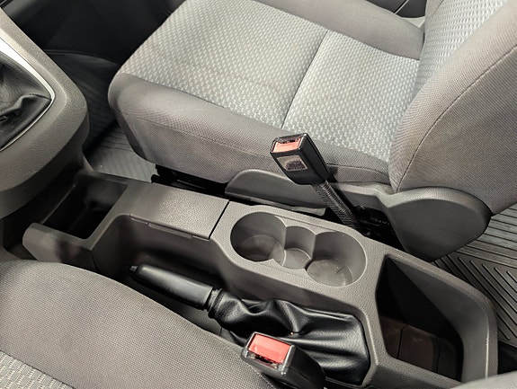 Ford C-Max 16 of 30