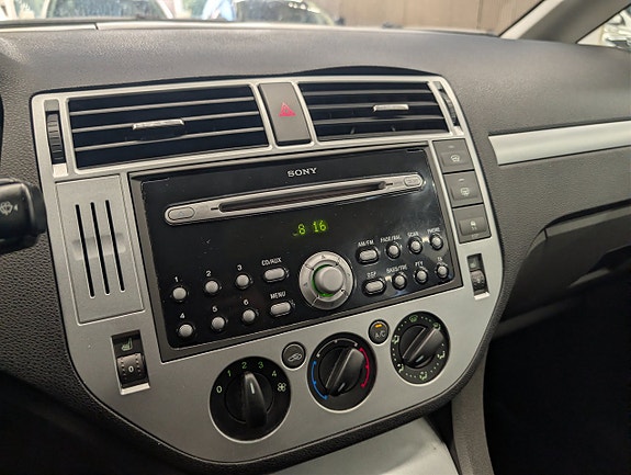 Ford C-Max 28 of 30
