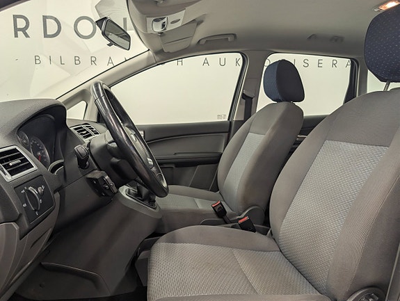 Ford C-Max 7 of 30