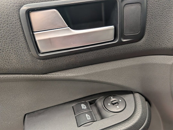 Ford C-Max 9 of 30