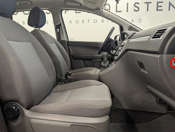 Ford C-Max 24 of 30