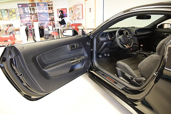 Ford Mustang 20 of 30