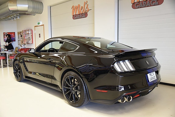 Ford Mustang 6 of 30