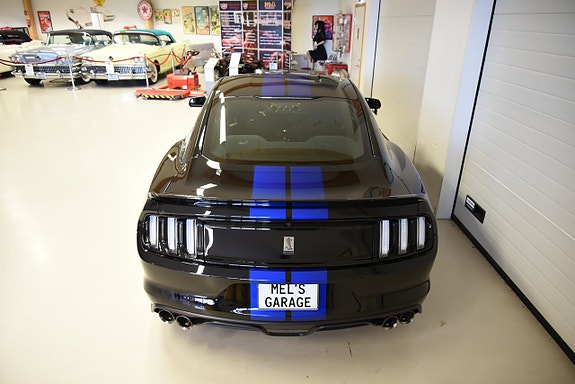 Ford Mustang 9 of 30