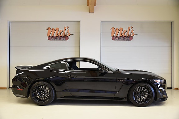 Ford Mustang 5 of 5