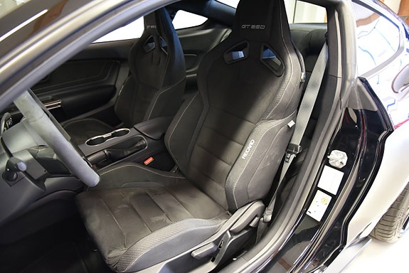 Ford Mustang 22 of 30