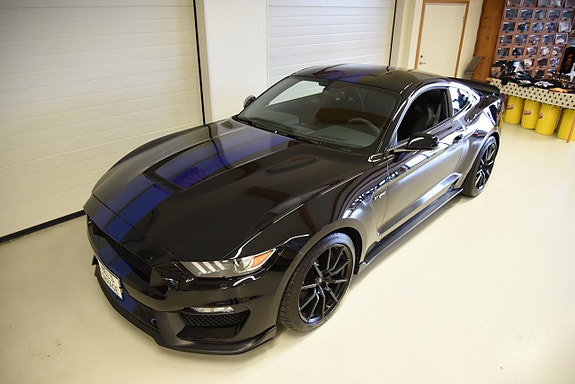 Ford Mustang 14 of 30