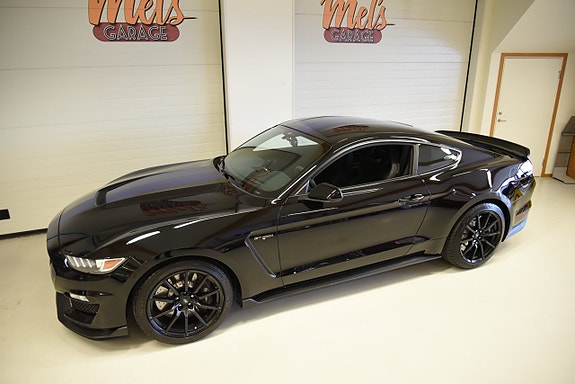 Ford Mustang 13 of 30