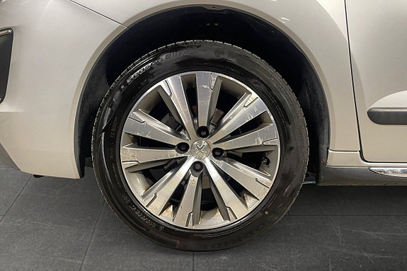 Peugeot 3008 16 of 17