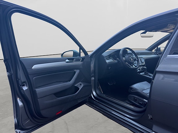 Volkswagen Passat 6 of 29