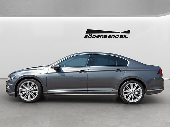 Volkswagen Passat 5 of 29