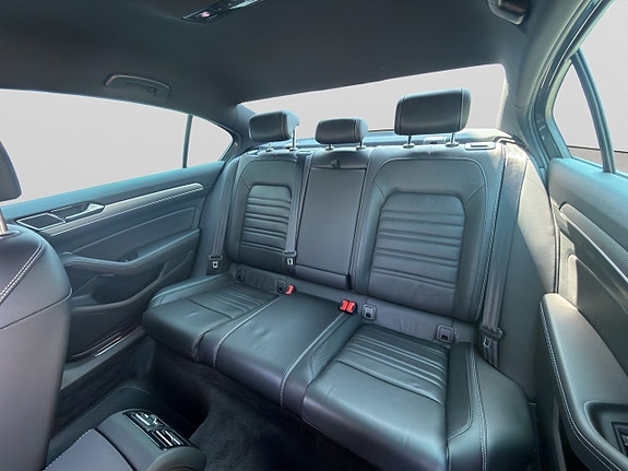 Volkswagen Passat 19 of 29