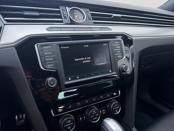 Volkswagen Passat 15 of 29