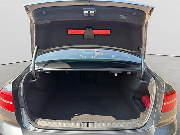Volkswagen Passat 22 of 29