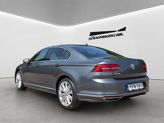 Volkswagen Passat 20 of 29