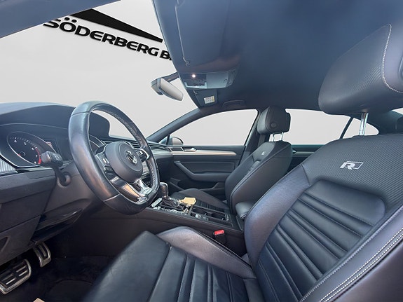 Volkswagen Passat 7 of 29
