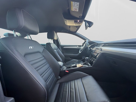 Volkswagen Passat 25 of 29