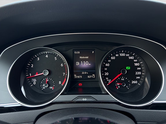 Volkswagen Passat 13 of 29
