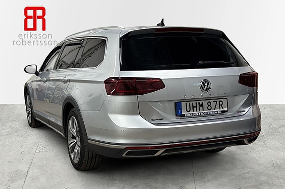 Volkswagen Passat Alltrack 3 of 5